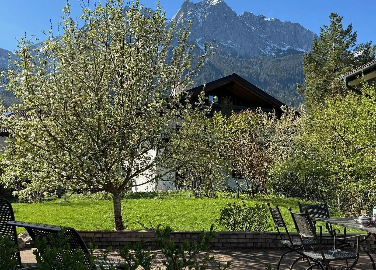 Das Edelweiss Apartment By Ala Living - Stilvoll Urlauben Mit Traumhaftem Ausblick, Sonnenterrasse, 200M Zur Zugspitzbahn! غرينو